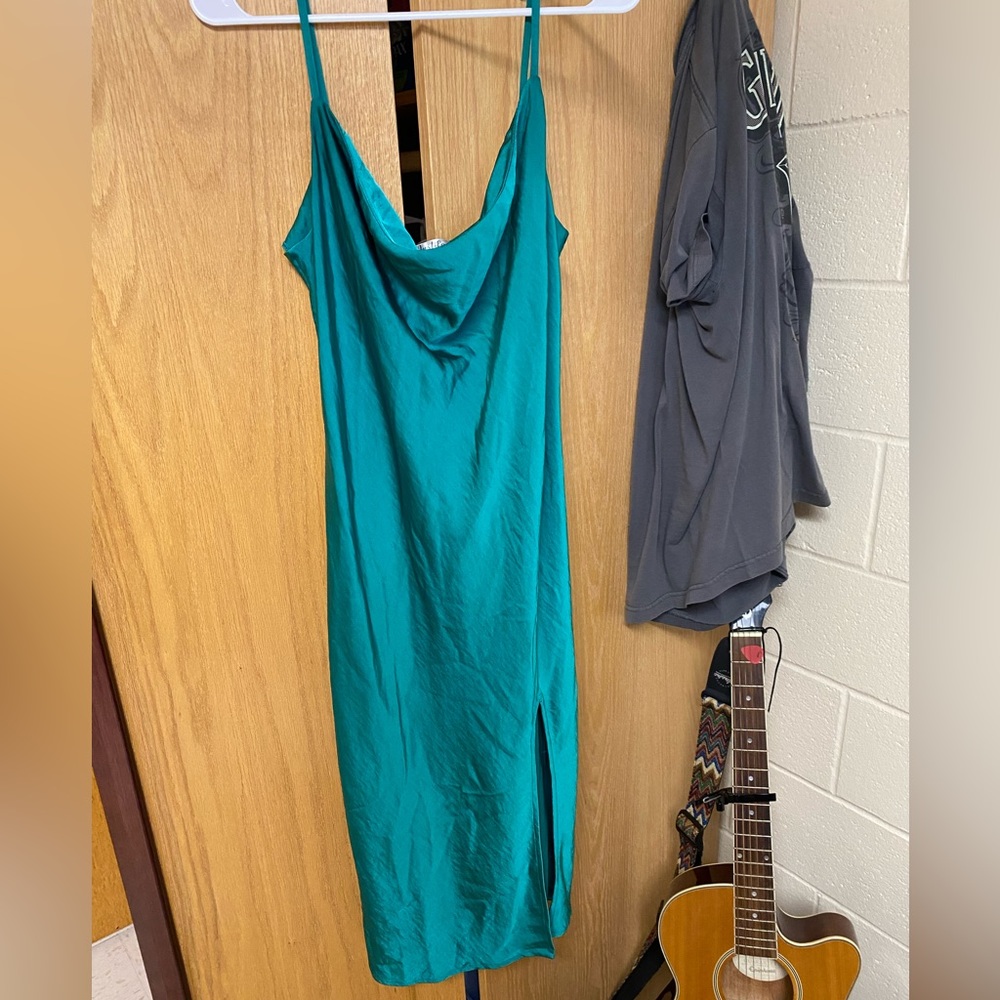 Satin green midi dress (brand new).